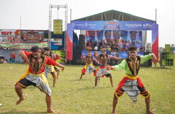 Kampung FIFGROUP x Tunas Honda Meriahkan HUT ke-85 Desa Hargomulyo Dusun 3 Wonosari